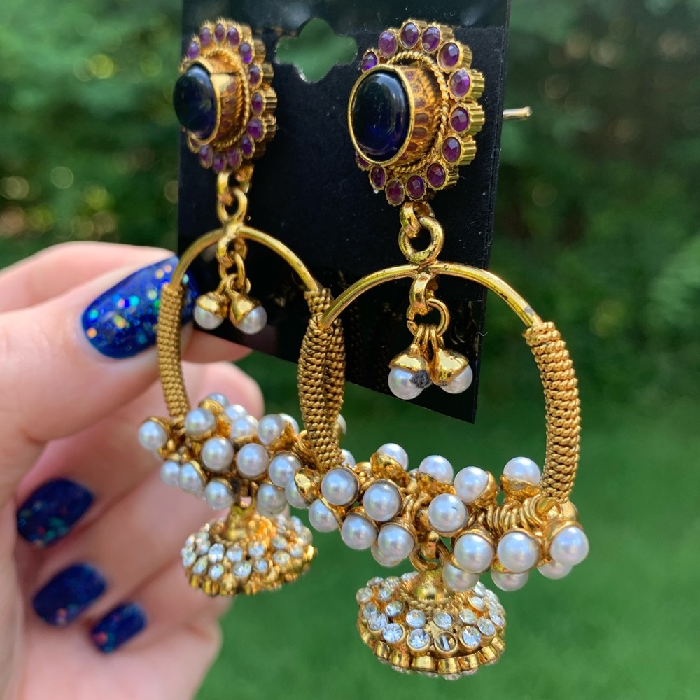 NWT Funky Pearl & Rhinestone Statement Earrings - Picture 3 of 9